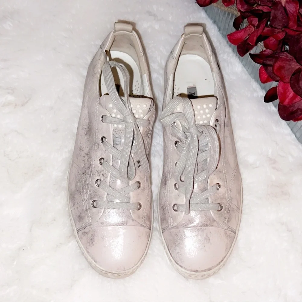 PAUL GREEN Silver Leather Pearl Stud Sneaker